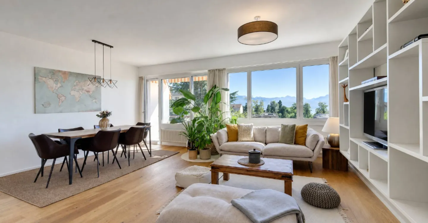 Beautiful fully renovated apartment in a very central location - Photo 1 of 6