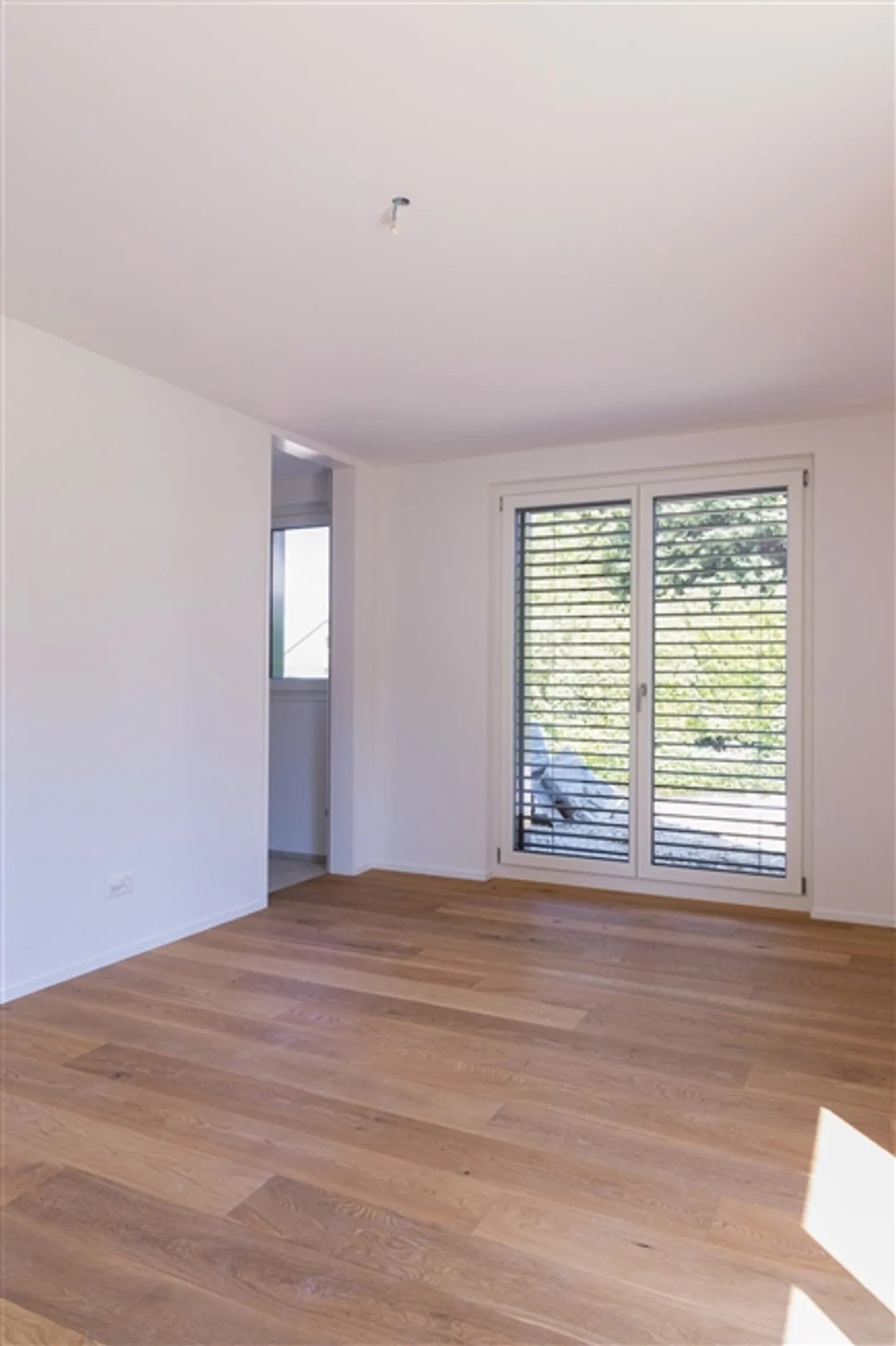 Living with Style and Comfort – Ground Floor Apartment in a Quiet Location - Photo 8 of 8