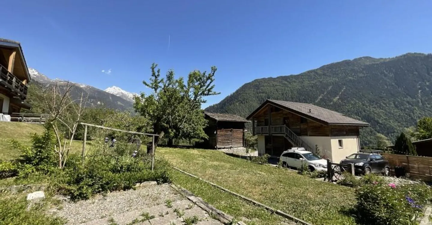 Wohnung und Grundstück zum Verkauf im Dorf Vollèges - Foto 1 von 8