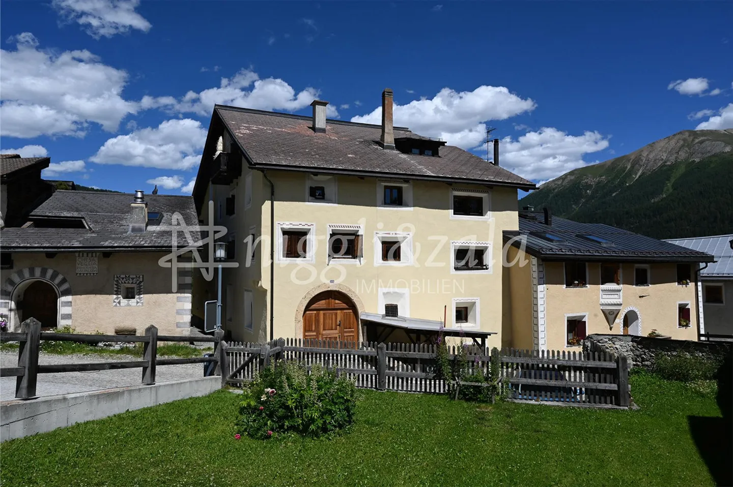 Historisches Engadinerhaus mit Gartenparzelle und Erneuerungspotenzial - Foto 6 von 6