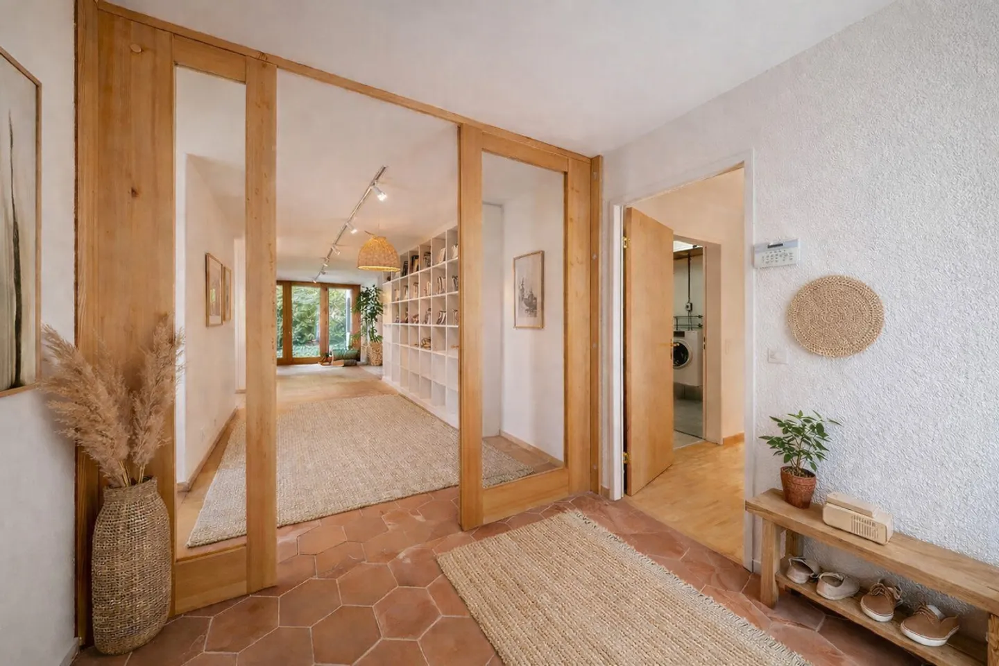 Vivere esclusivo in una posizione soleggiata - Foto 2 di 12