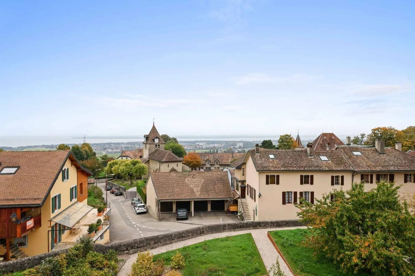 Exceptional penthouse with stunning views of Lake Geneva - Photo 2 of 13