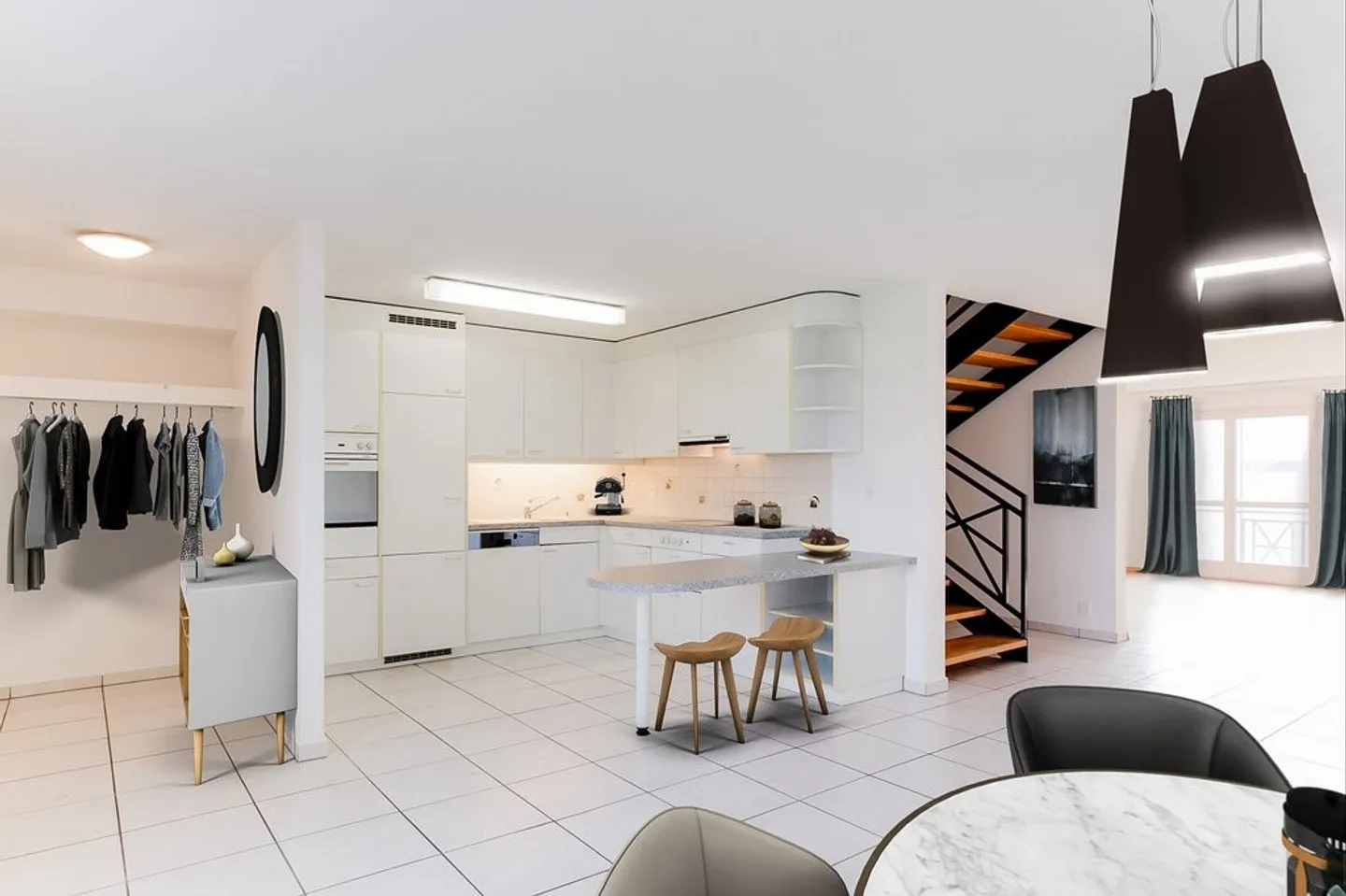 Charming 4.5-Room Apartment - Photo 4 of 6