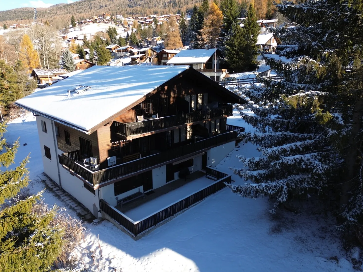 Heimelige Dachwohnung mit schönem Bergblick  - Foto 1 von 13
