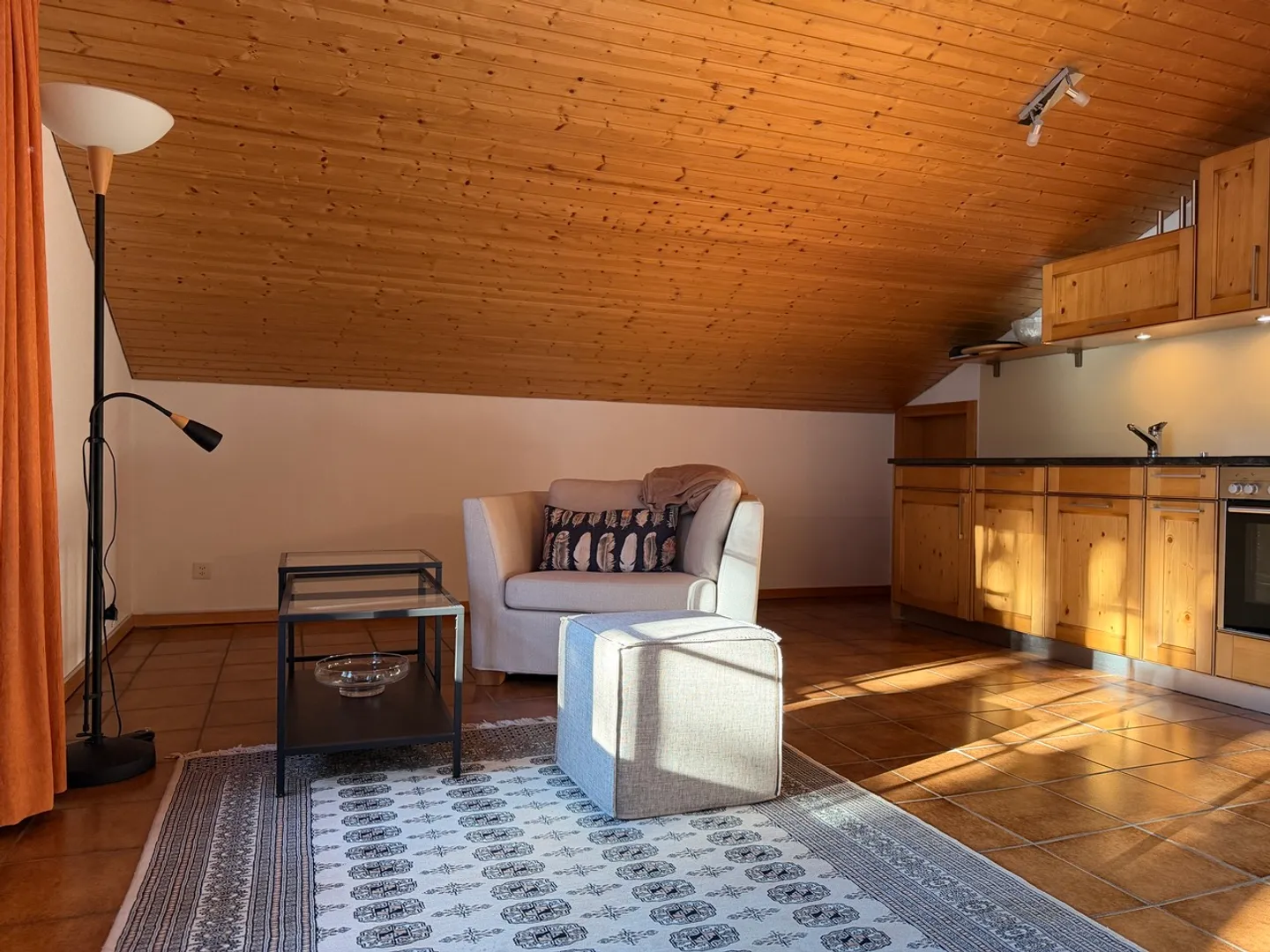 Heimelige Dachwohnung mit schönem Bergblick  - Foto 6 von 13