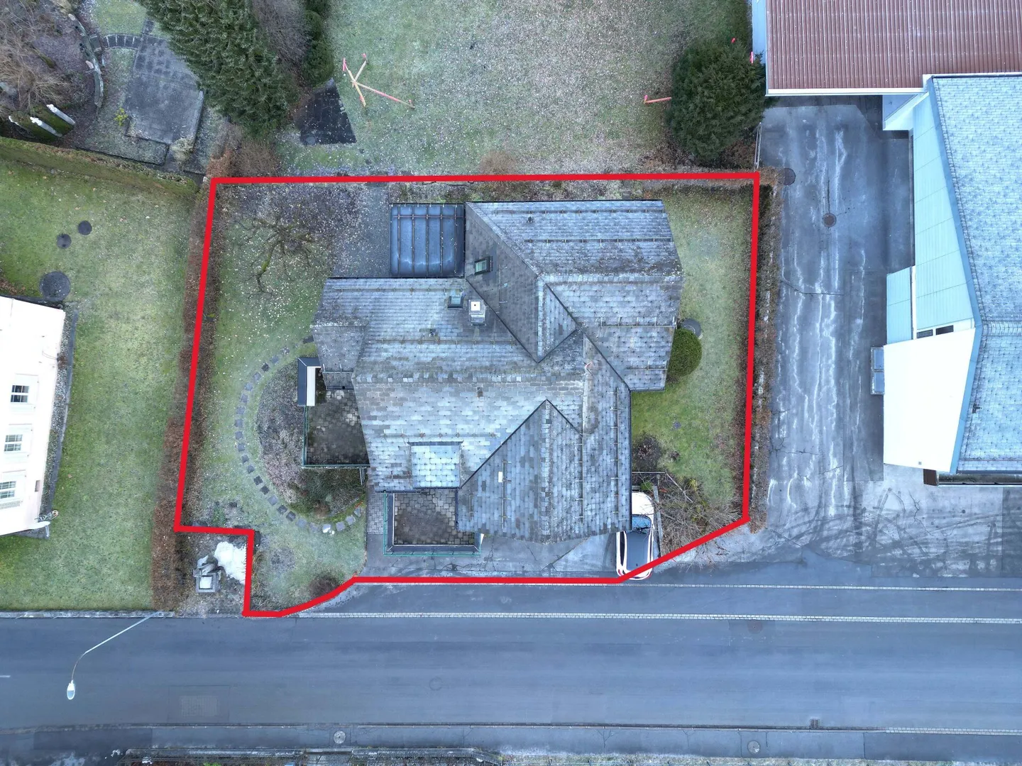 Detached and charming multi-family house in a sunny location in Linthal, municipality of Glarus Süd - Photo 4 of 23