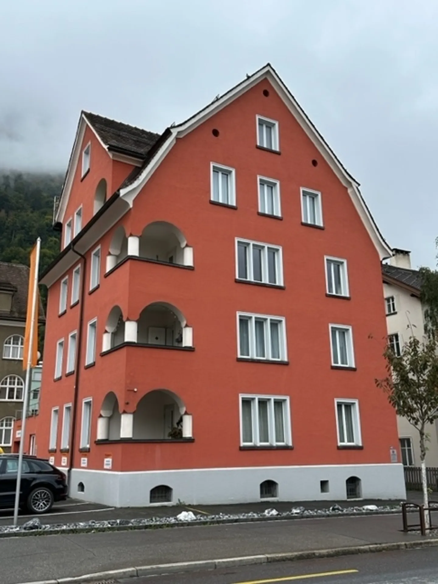 Appartamento d'epoca di 4 stanze al 3° piano / senza ascensore - Foto 1 di 15