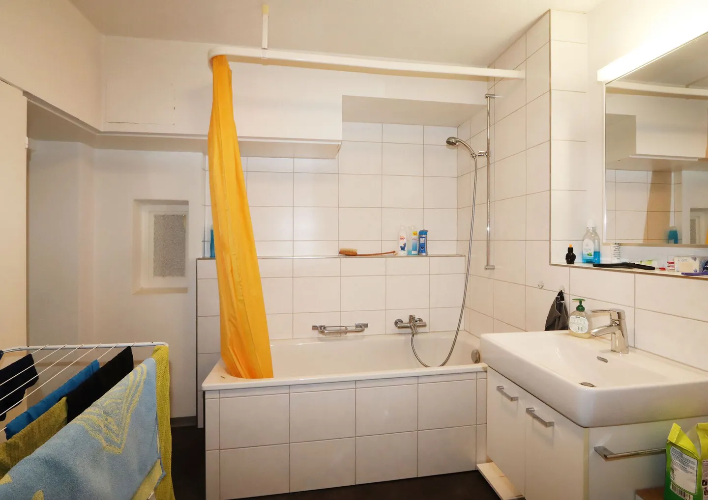 Detached and charming multi-family house in a sunny location in Linthal, municipality of Glarus Süd - Photo 8 of 23