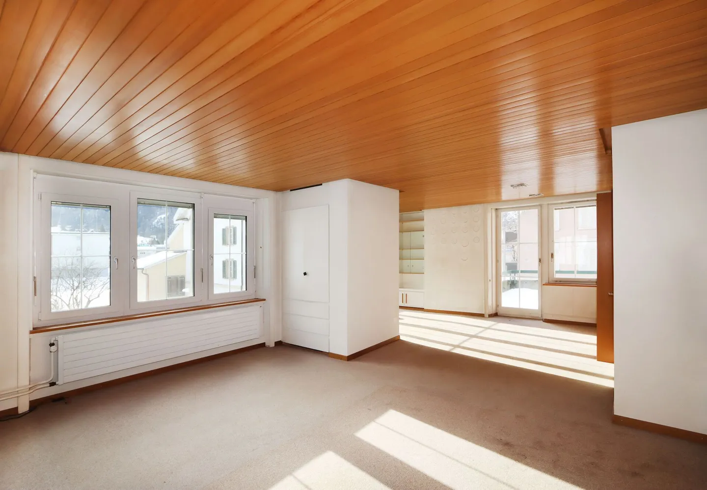 Detached and charming multi-family house in a sunny location in Linthal, municipality of Glarus Süd - Photo 13 of 23