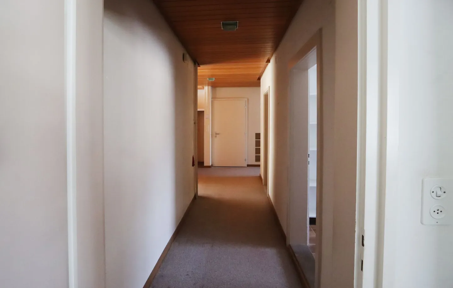 Detached and charming multi-family house in a sunny location in Linthal, municipality of Glarus Süd - Photo 15 of 23