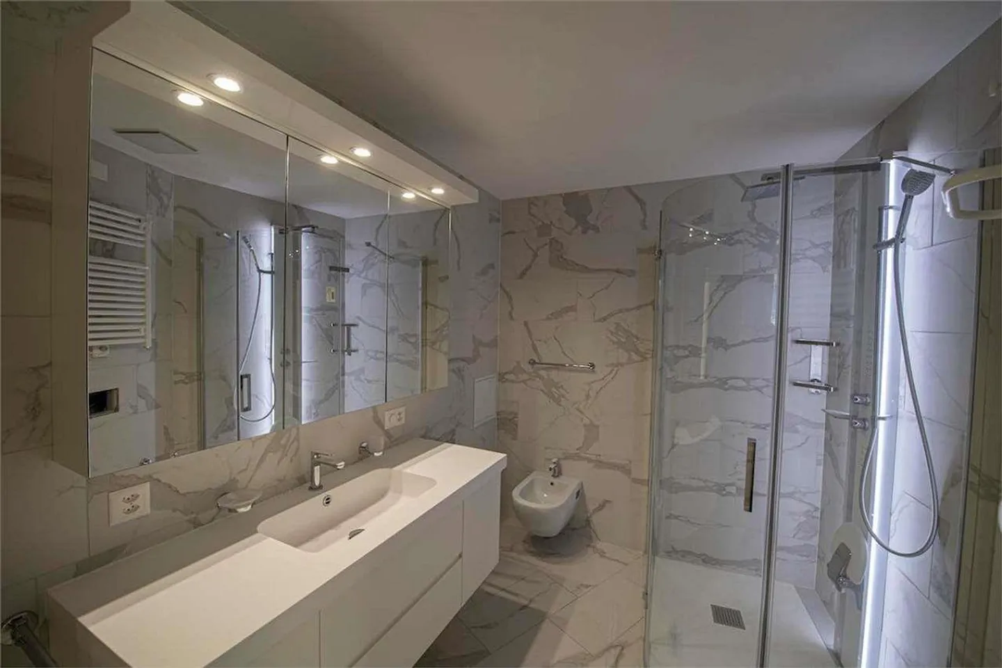 Penthouse with lake view - 601 - Photo 8 of 13