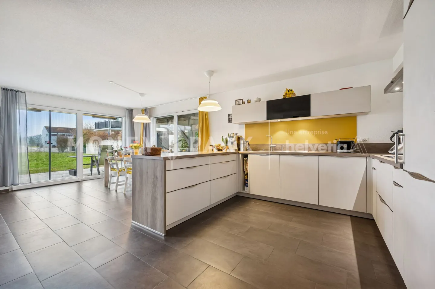 4.5-room apartment with garden - Photo 4 of 12