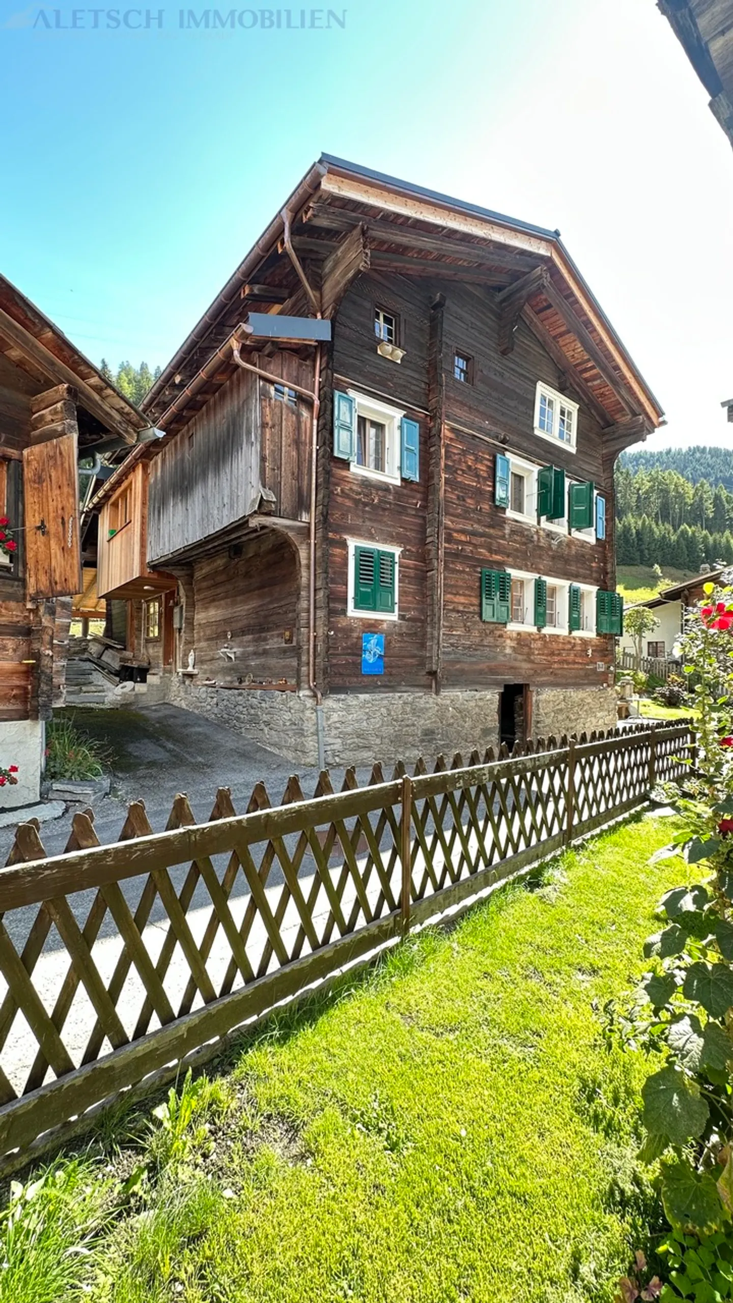 Casa multifamiliare rustica con annessi e dintorni a Mühlebach - Foto 1 di 30