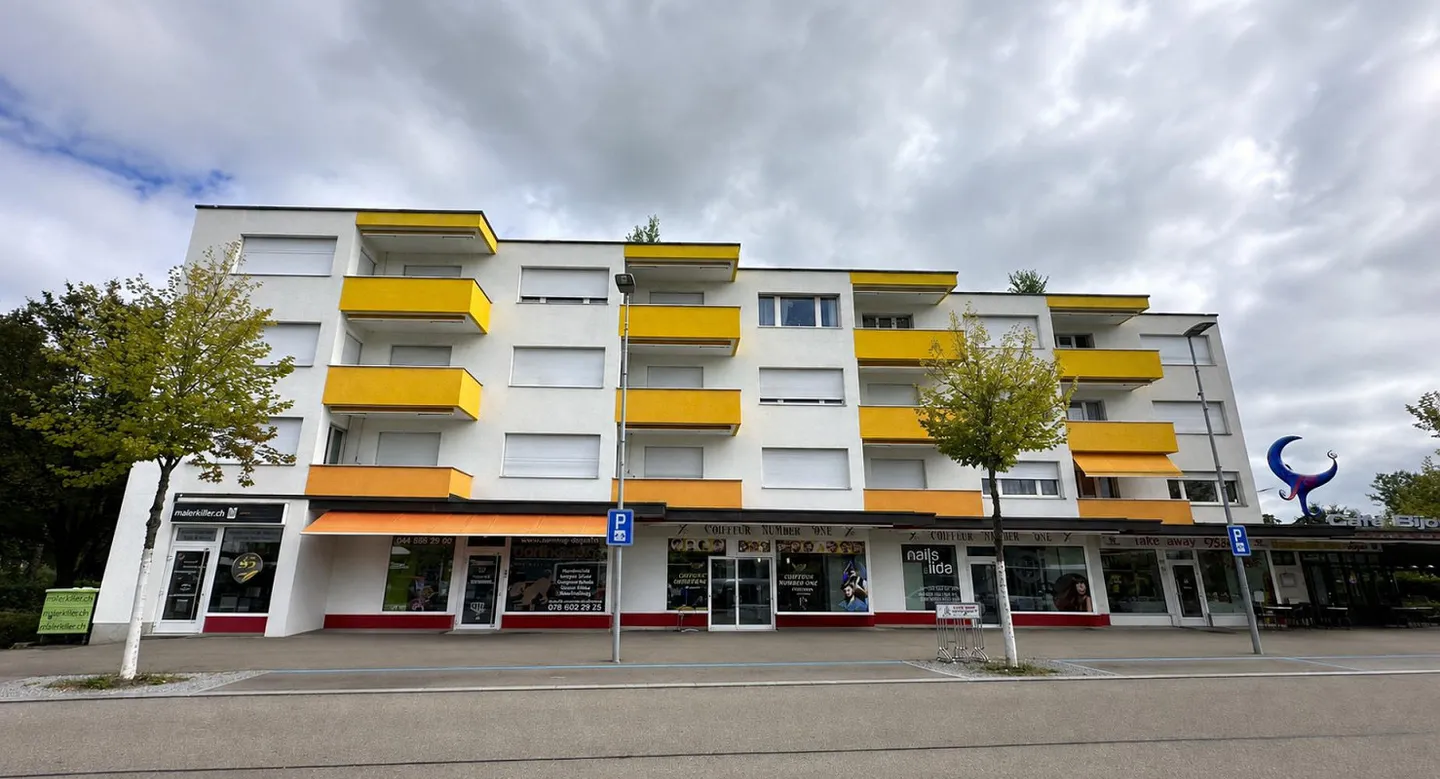 Charmante Wohnung in Schwerzenbach - Foto 1 von 7