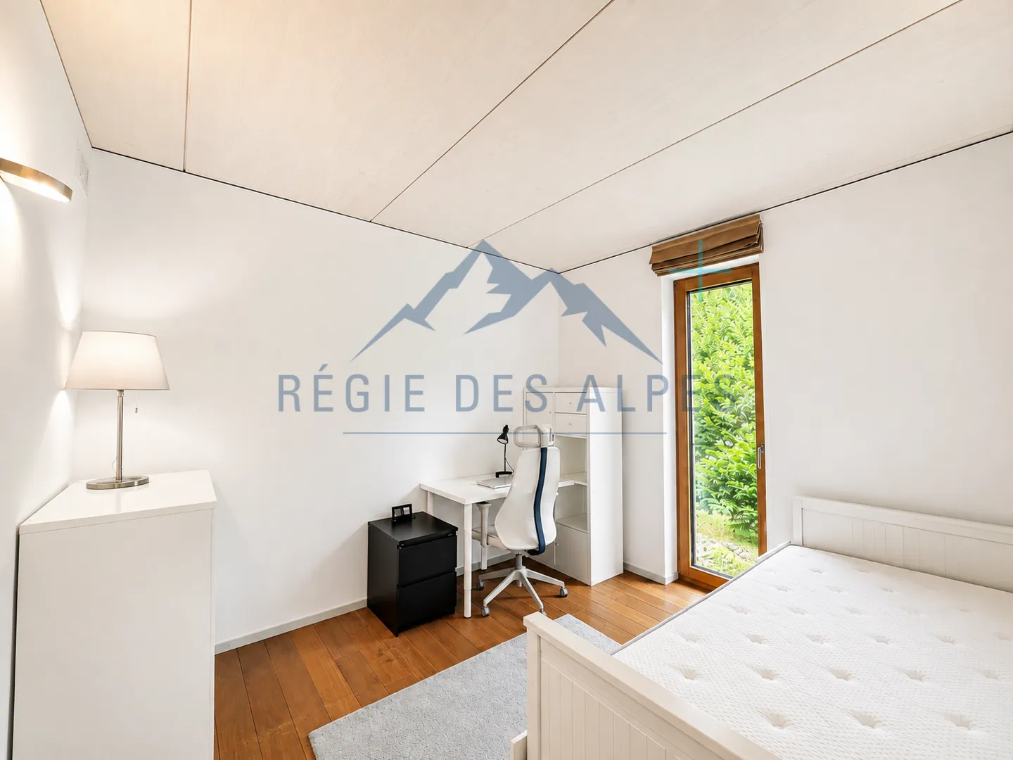 Da riprendere - Elegante appartamento arredato di 3,5 locali con ampia terrazza a Genthod - Foto 1 di 1