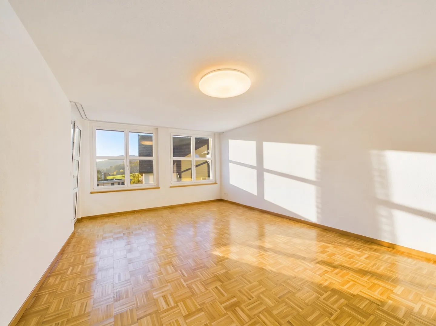 Sonnige Familienwohnung mit 2 Balkonen in Affoltern am Albis - Foto 2 di 12