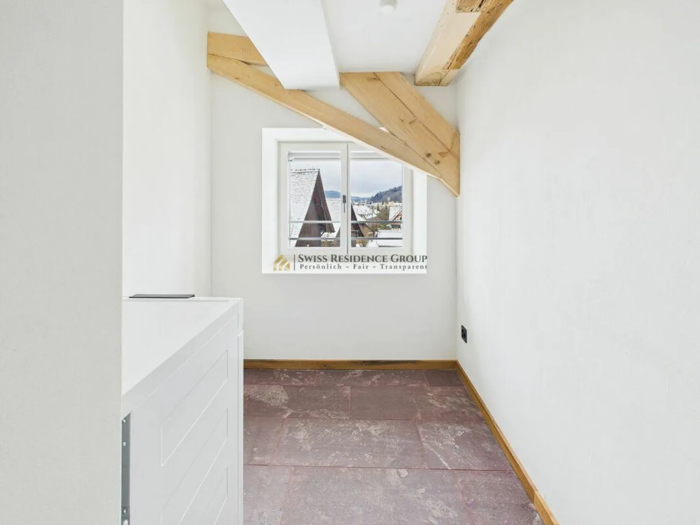 A Home with History and Future - Light and Quiet in Oetwil on the Limmat - Photo 6 of 17