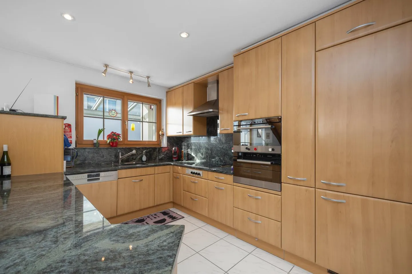 Vivere spazioso in una posizione soleggiata - Foto 4 di 11