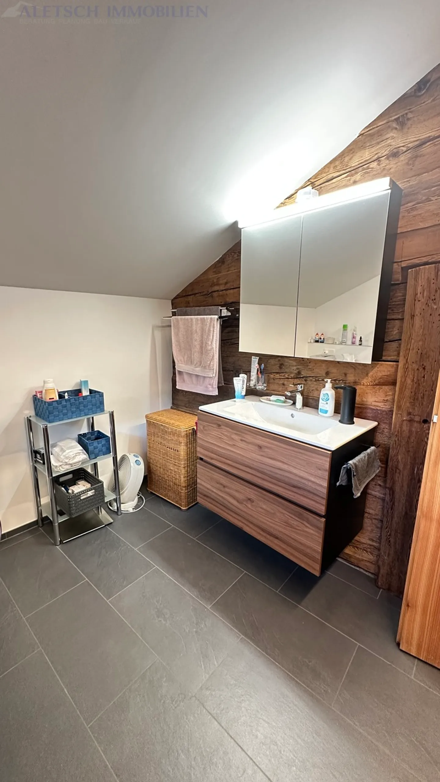 Casa multifamiliare rustica con annessi e dintorni a Mühlebach - Foto 17 di 30