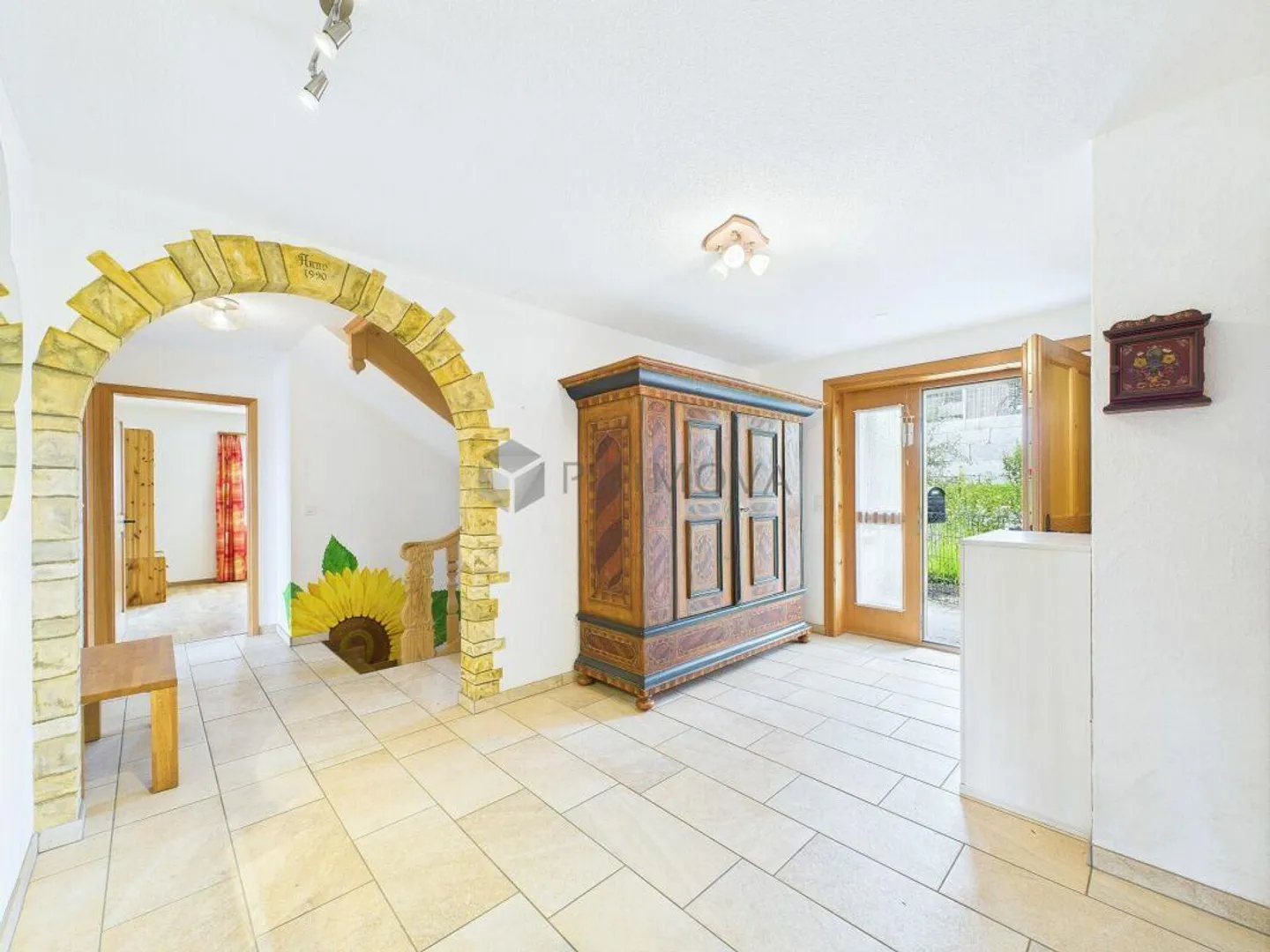 Con vista sull'Eiger, Mönch e Jungfrau: 275 m² di spazio per vivere, praticare e lavorare - tutto insieme. - Foto 6 di 18