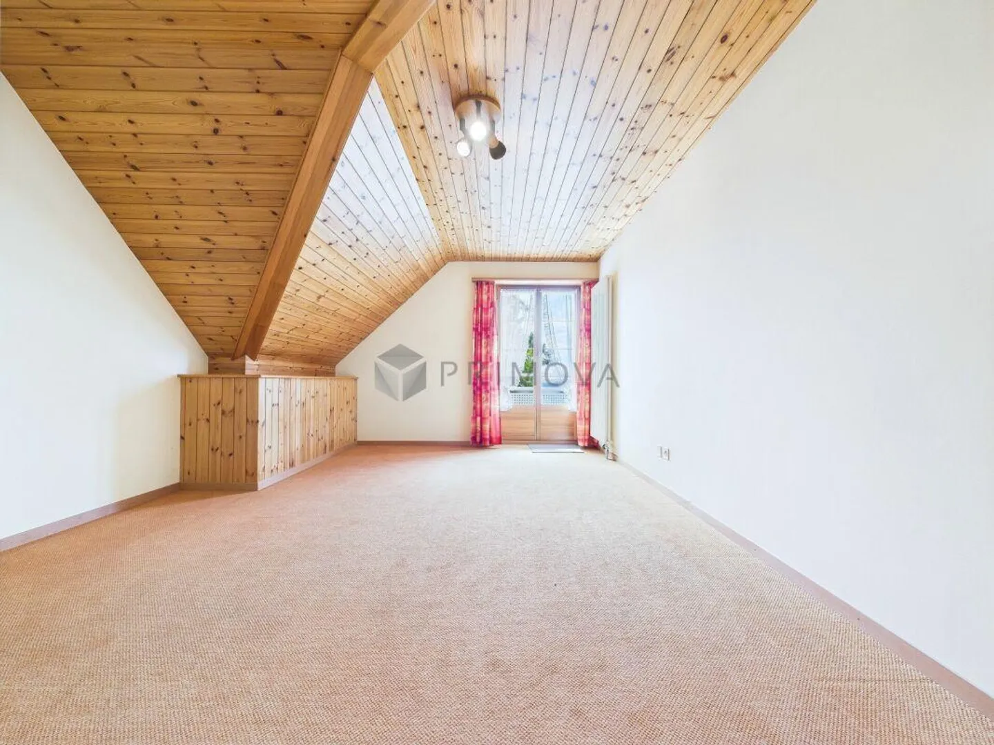 Con vista sull'Eiger, Mönch e Jungfrau: 275 m² di spazio per vivere, praticare e lavorare - tutto insieme. - Foto 10 di 18
