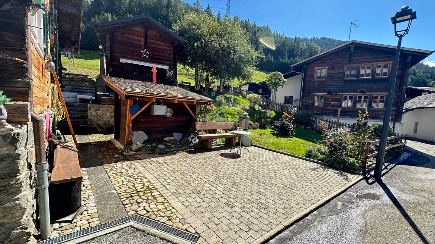 Casa multifamiliare rustica con annessi e dintorni a Mühlebach - Foto 23 di 30