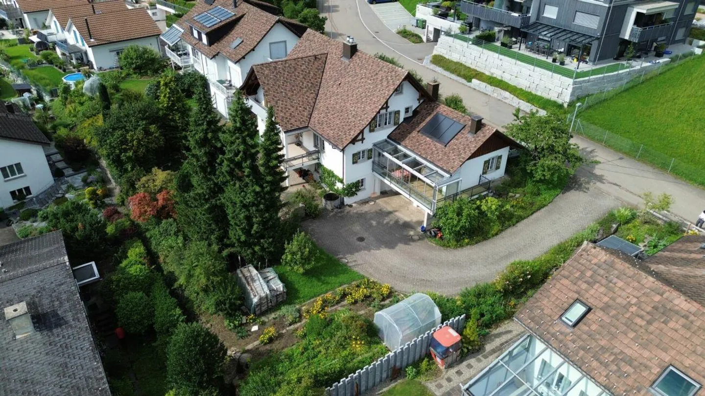Con vista sull'Eiger, Mönch e Jungfrau: 275 m² di spazio per vivere, praticare e lavorare - tutto insieme. - Foto 18 di 18