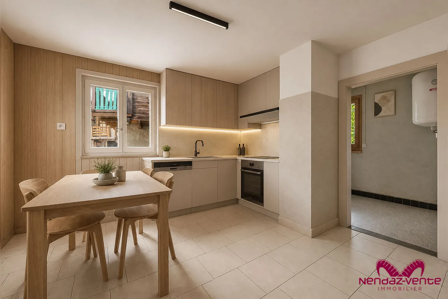 Casa di paese con due appartamenti da ristrutturare a Beuson - Foto 3 di 24
