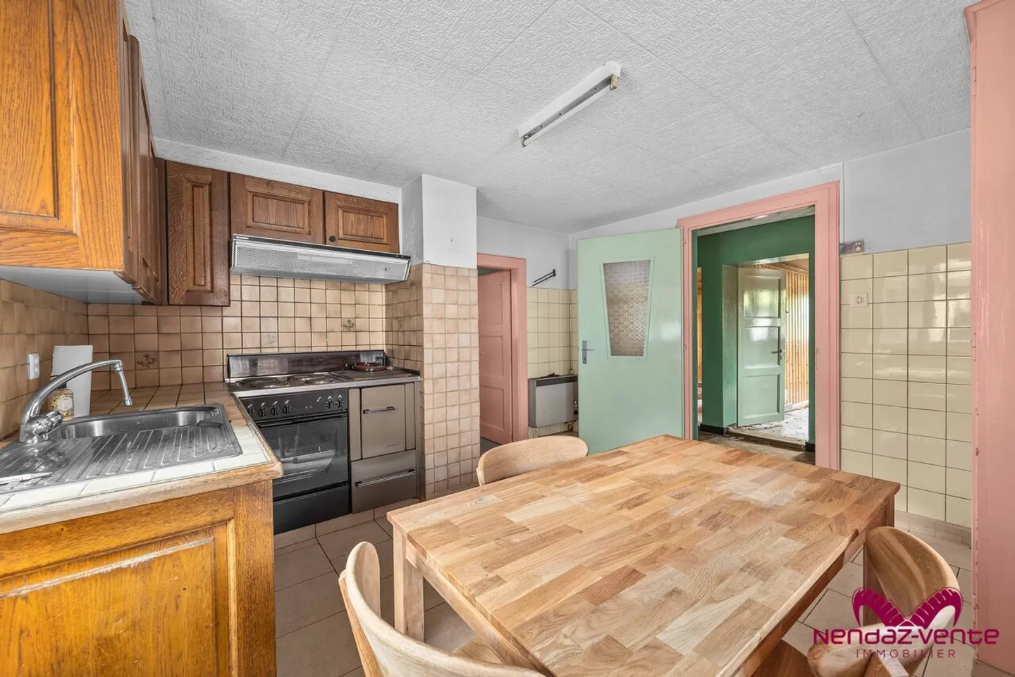 Casa di paese con due appartamenti da ristrutturare a Beuson - Foto 4 di 24