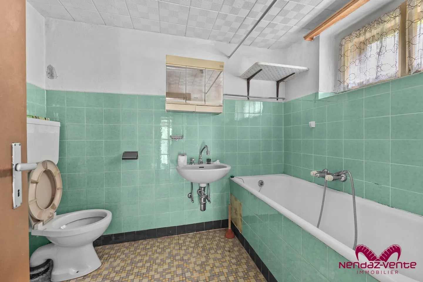 Casa di paese con due appartamenti da ristrutturare a Beuson - Foto 11 di 24
