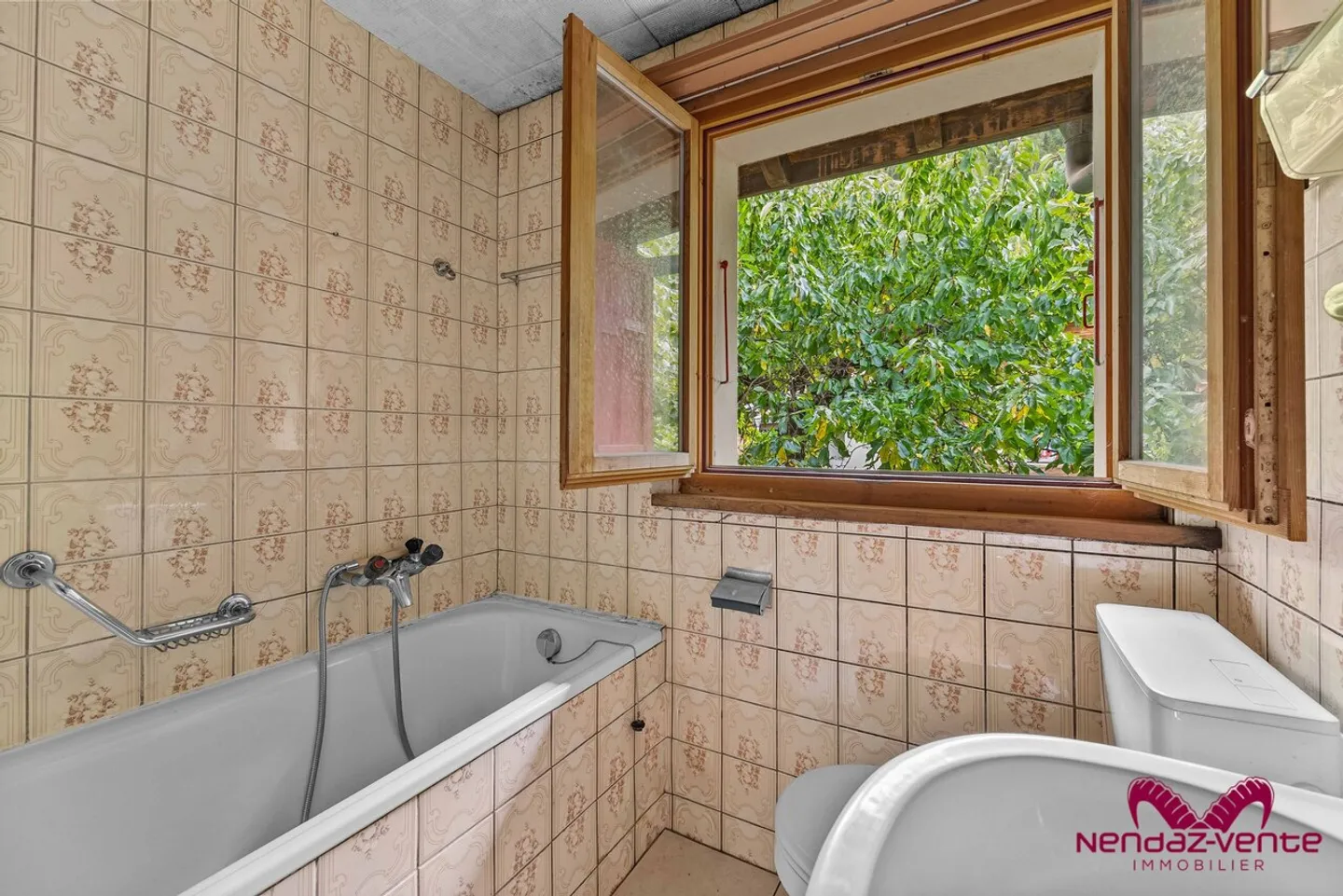 Casa di paese con due appartamenti da ristrutturare a Beuson - Foto 6 di 24