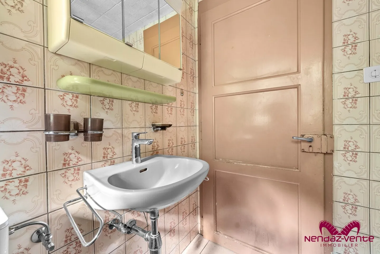 Casa di paese con due appartamenti da ristrutturare a Beuson - Foto 7 di 24