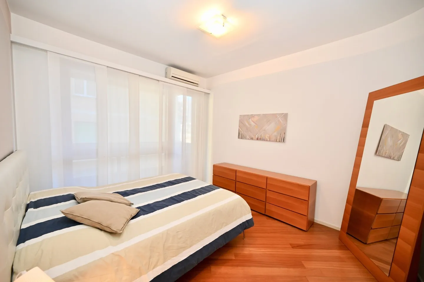 Elegant Apartment with Breathtaking Lake View in Lugano - Photo 9 of 14