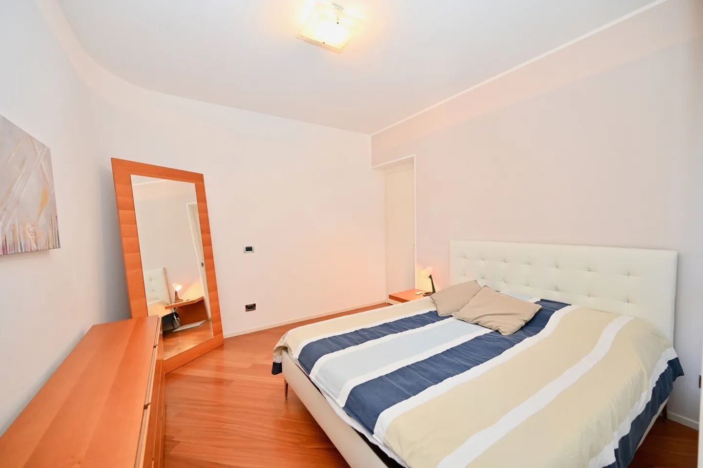 Elegant Apartment with Breathtaking Lake View in Lugano - Photo 10 of 14