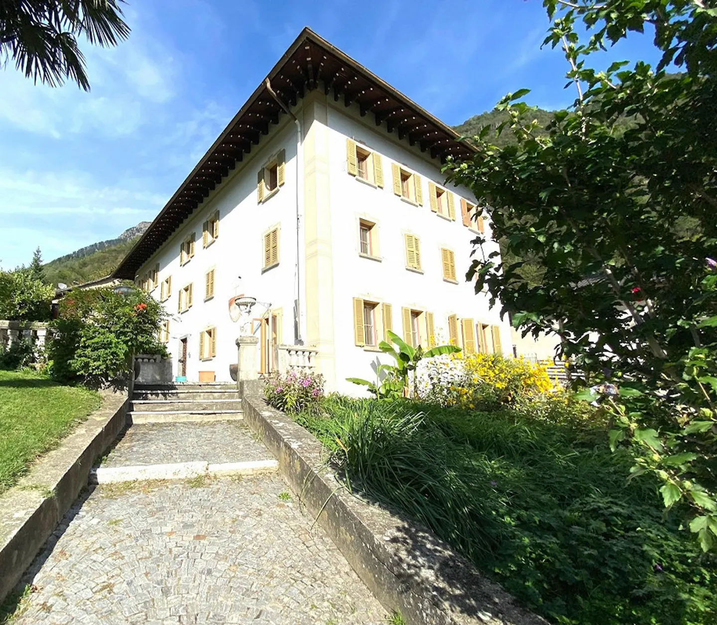 Appartamento duplex lussuoso di 5 ½ locali in una storica casa patrizia - Foto 2 di 23