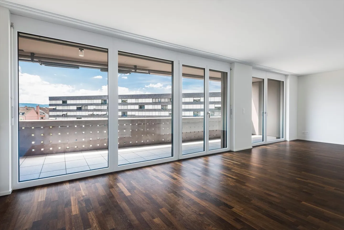 Apartment for rent - Photo 2 of 6