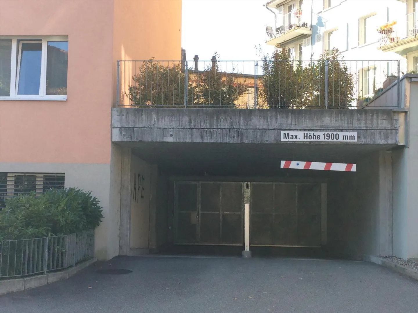 Places de parking avec et sans borne de recharge - Photo 1 sur 1