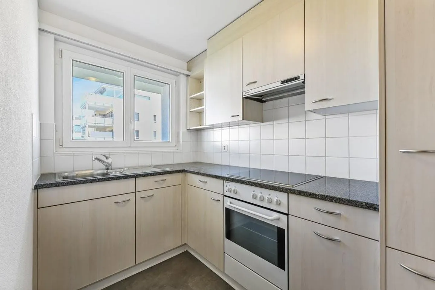 Appartamento contemporaneo con 1 camera vicino al centro di Niederuzwil - Foto 2 di 5