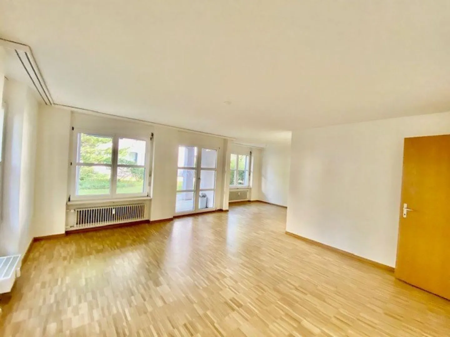 3.5-Zimmer-Gartenwohnung mit viel Privatsphäre - Foto 3 von 8