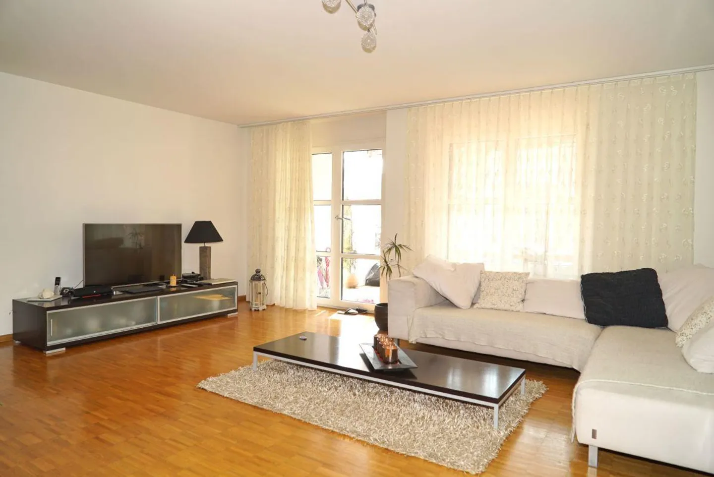 3.5-Zimmer-Gartenwohnung mit viel Privatsphäre - Foto 4 von 8