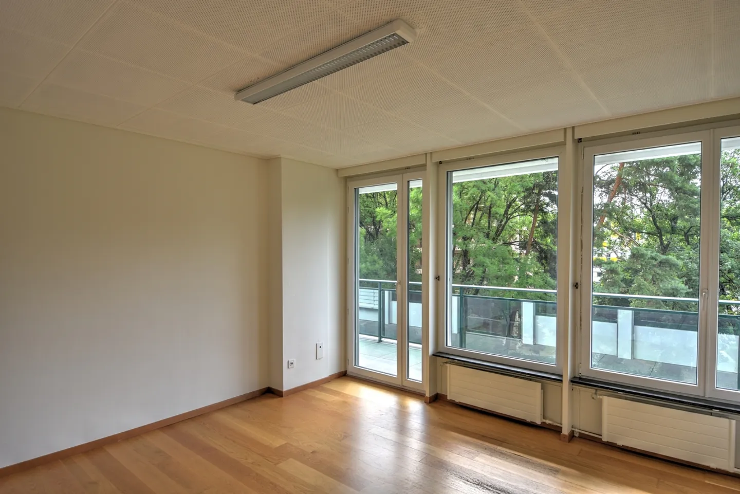 430 m² de bureaux à proximité des Nations - 2e étage - Photo 4 sur 6