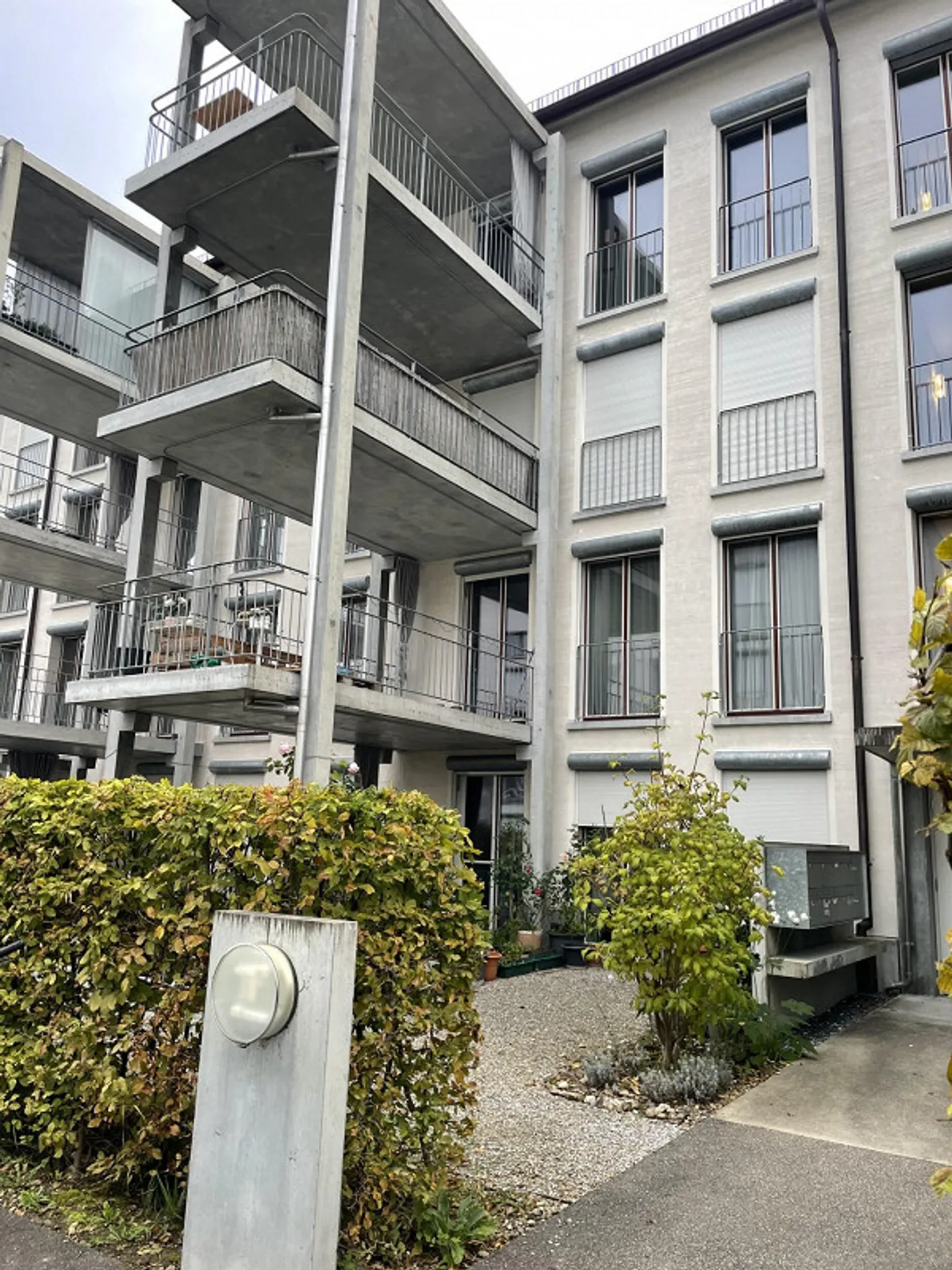 Appartamento moderno, quasi nuovo di 3,5 locali in vendita a Embrach - Foto 1 di 9