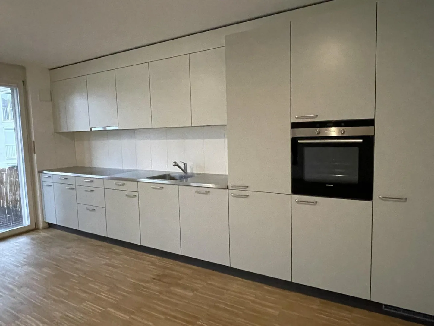 Appartamento moderno, quasi nuovo di 3,5 locali in vendita a Embrach - Foto 2 di 9