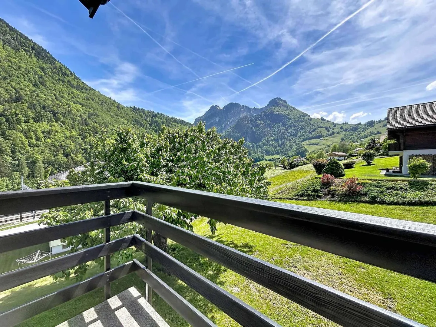 Charmante 5-Zimmer-Immobilie mit atemberaubendem Bergblick - Foto 12 von 13