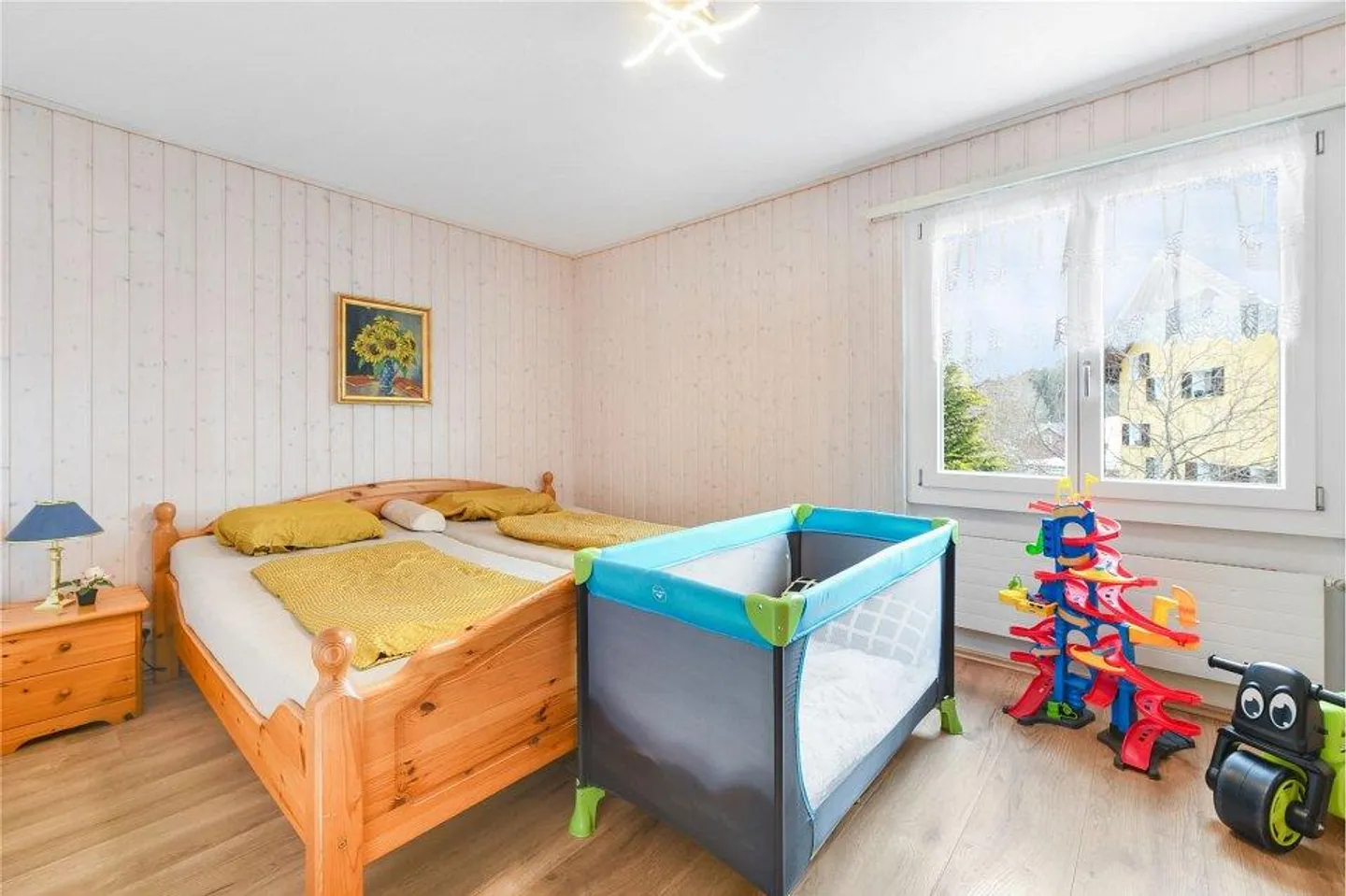 House with 6 rooms - Photo 9 of 13