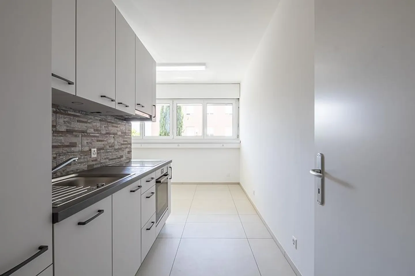 MODERNO E LUMINOSO UFFICIO A BESSO - Foto 7 di 9