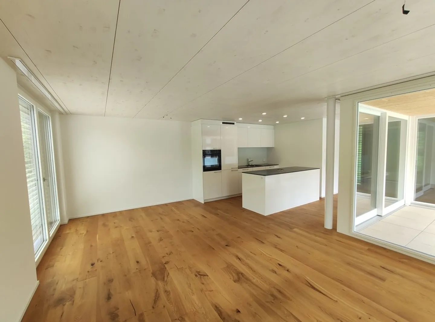 3.5 Room Apartment - Photo 2 of 6