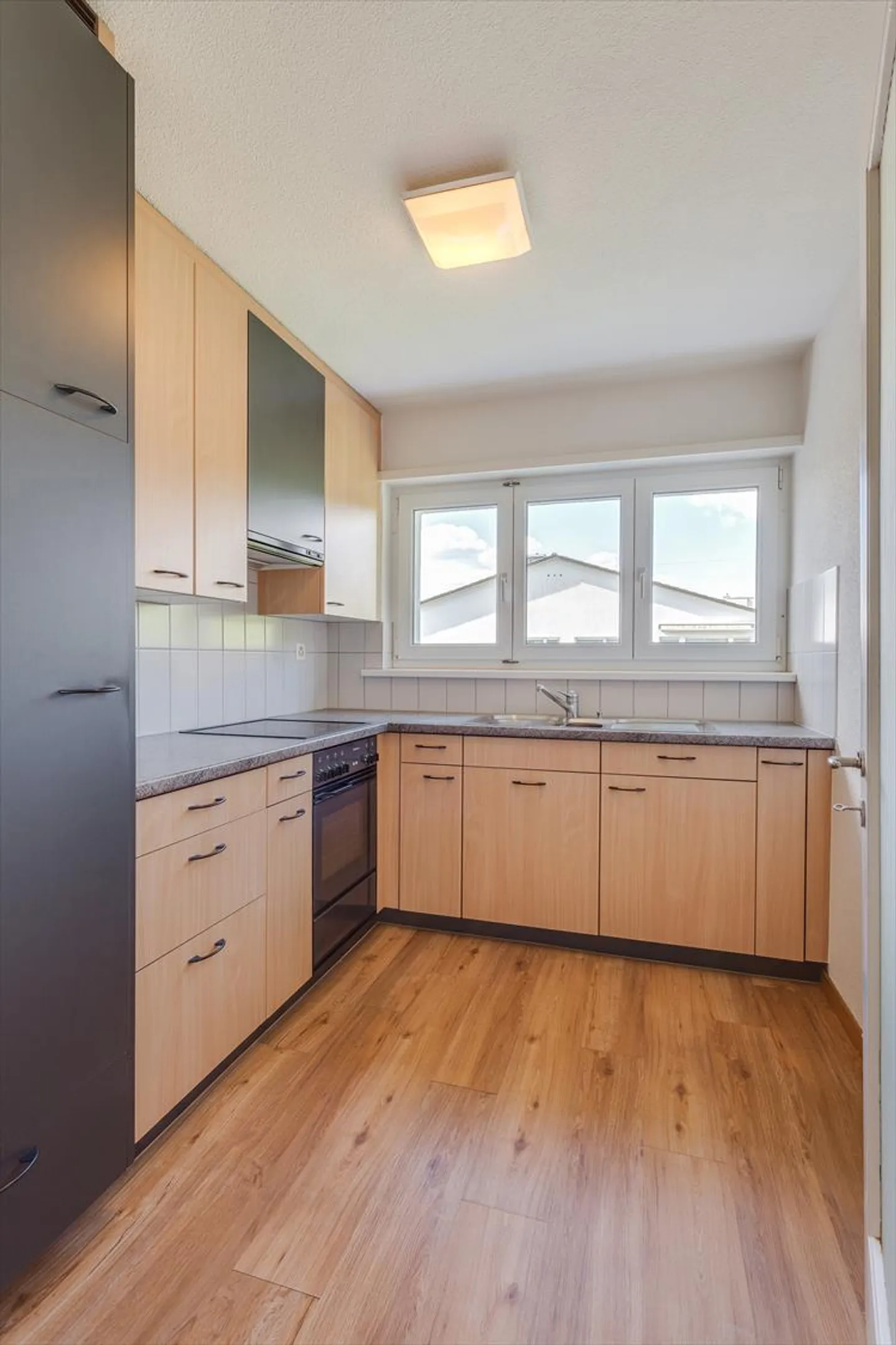 LOUER SANS CAUTION - Appartement confortable dans la verdure - Photo 3 sur 7