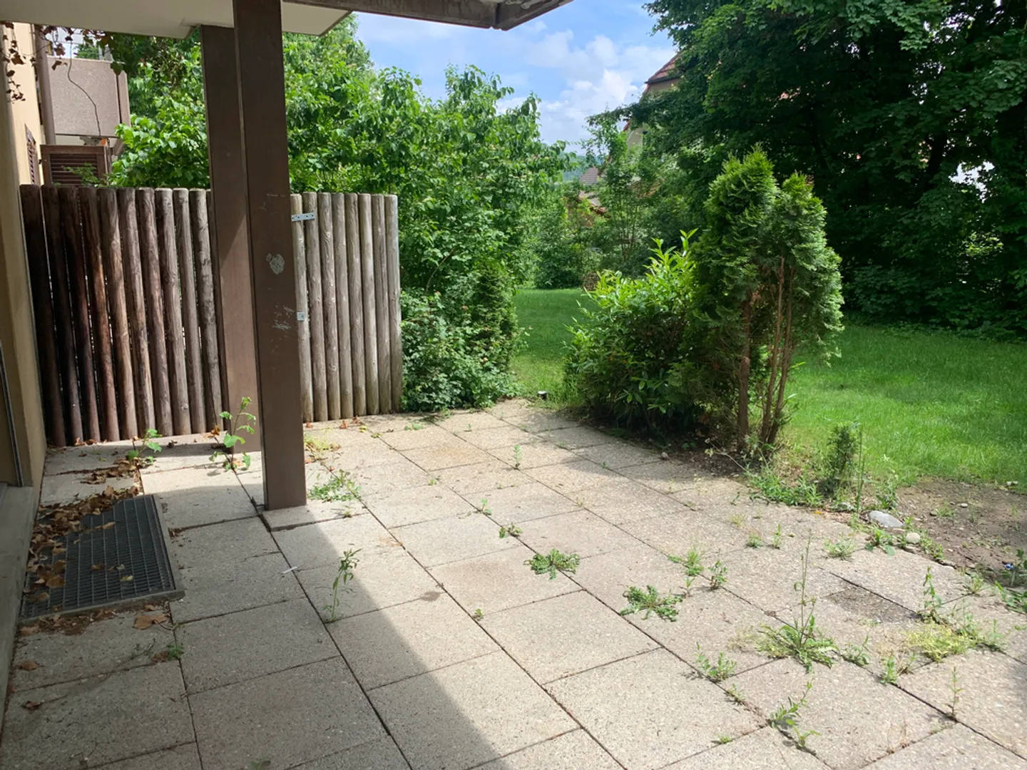 Situato centralmente con area giardino - Foto 6 di 7