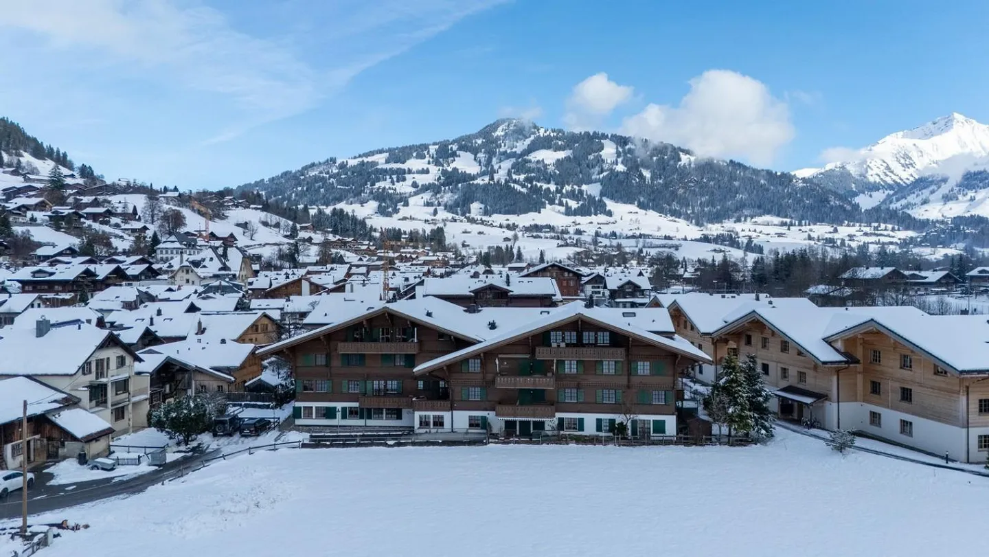 Appartamento di 3½ stanze in proprietà nel centro storico del villaggio di Saanen - Foto 2 di 13
